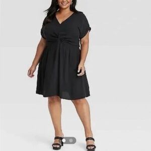 NWT Ava & Viv Black short sleeve twist front V-Neck Dress size 3X